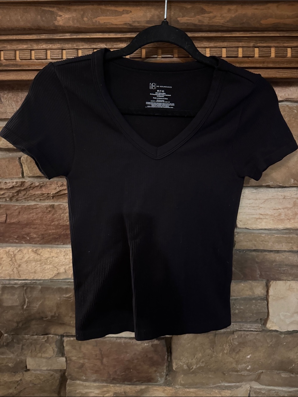 No Boundaries Black Ribbed V-Neck Short Sleeve Tee